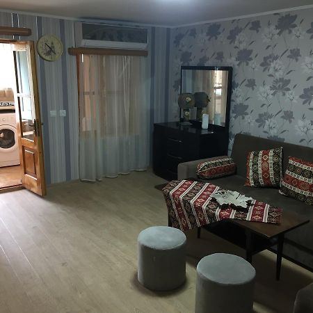 Old Yard Guest House Тбилиси Екстериор снимка